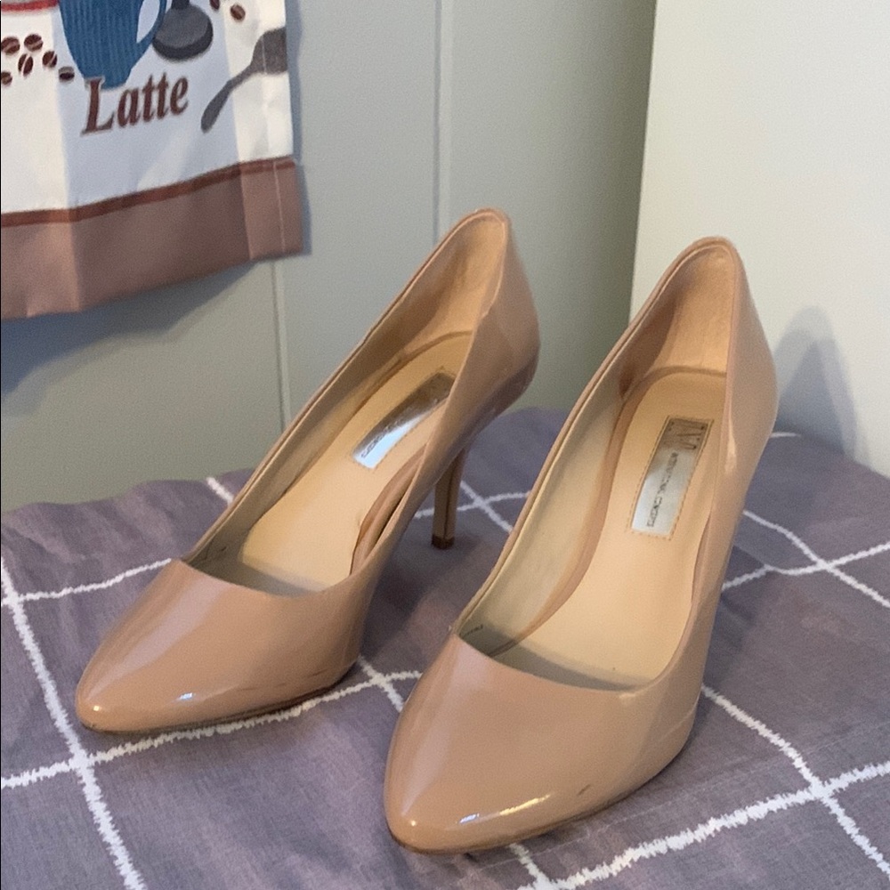 Elegant Nude Pumps